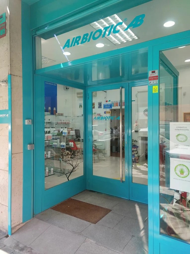 Qué tener en cuenta al diseñar un escaparate metálico para tu negocio